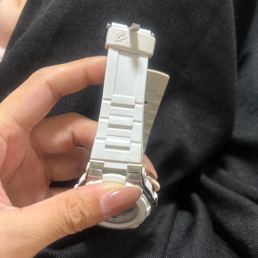 る*い様 動作確認済み Baby-G ホワイト 腕時計 ショックレジスト