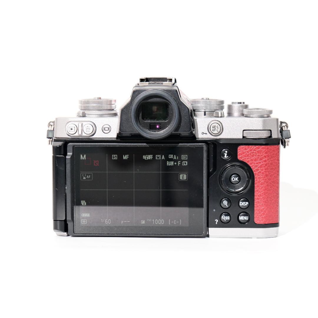 の*き様 Nikon Z fc + 16-50mm クリムゾンレッド エクステリ