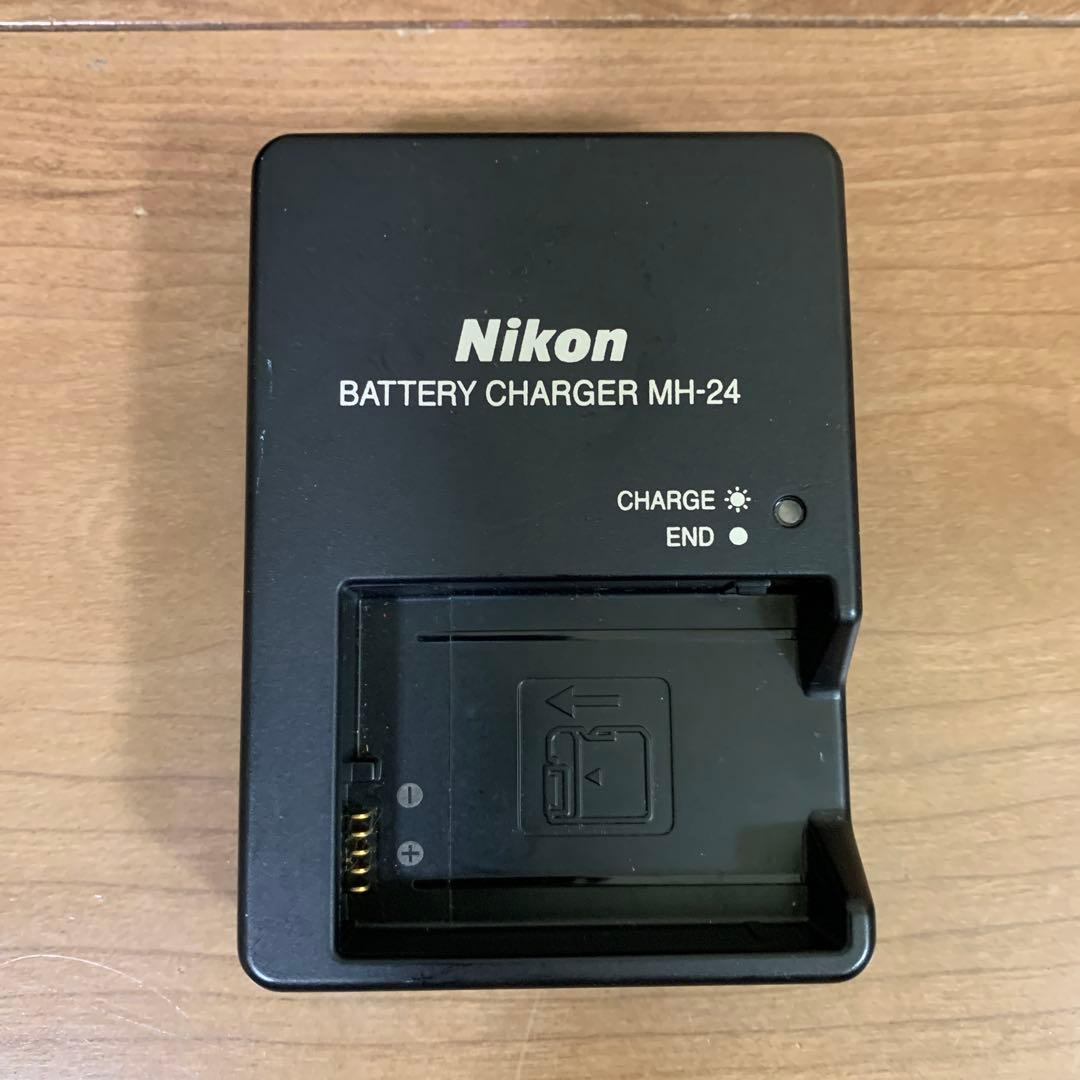 Nikon デジタルー眼レフカメラ D3200 300mmダブルズームキット