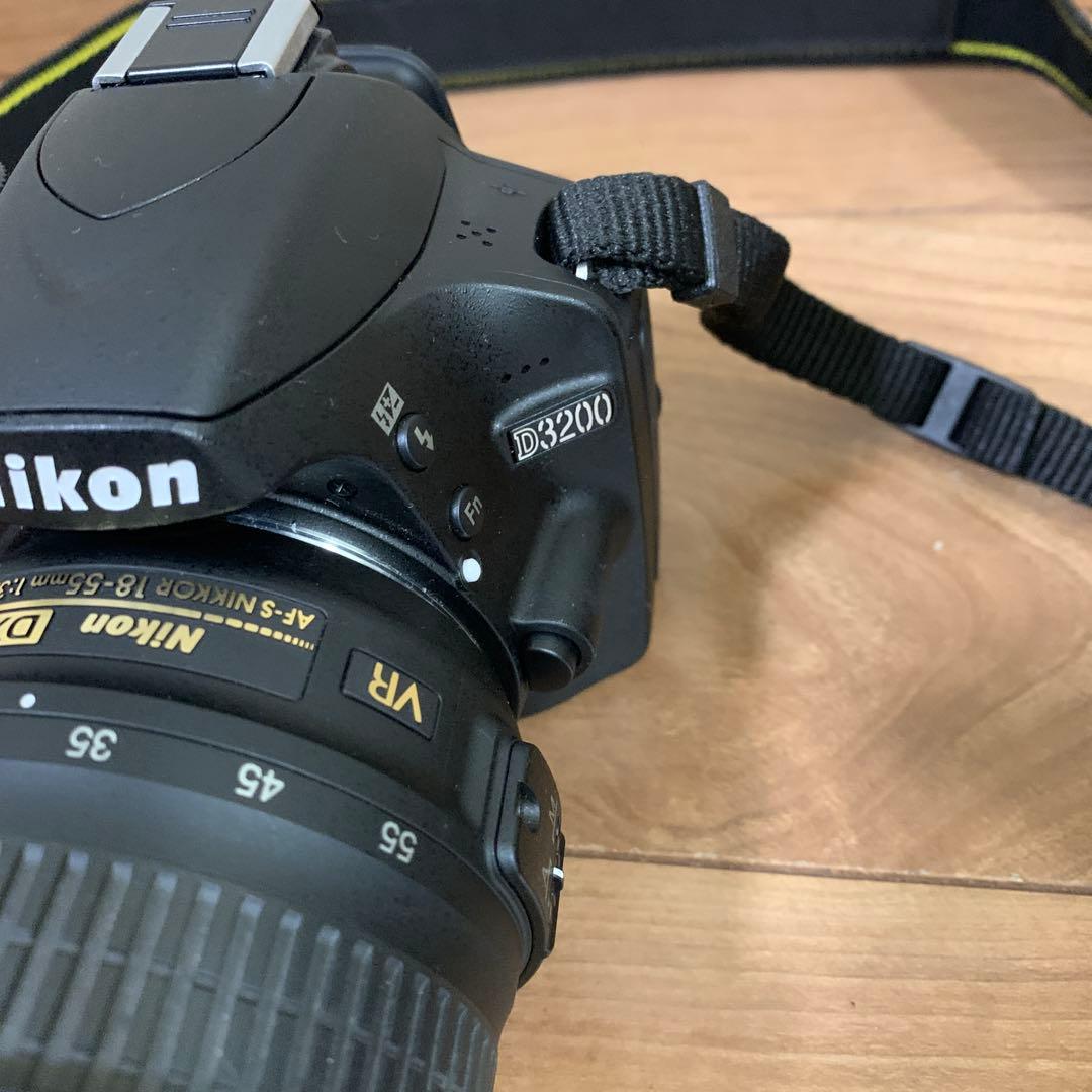 Nikon デジタルー眼レフカメラ D3200 300mmダブルズームキット