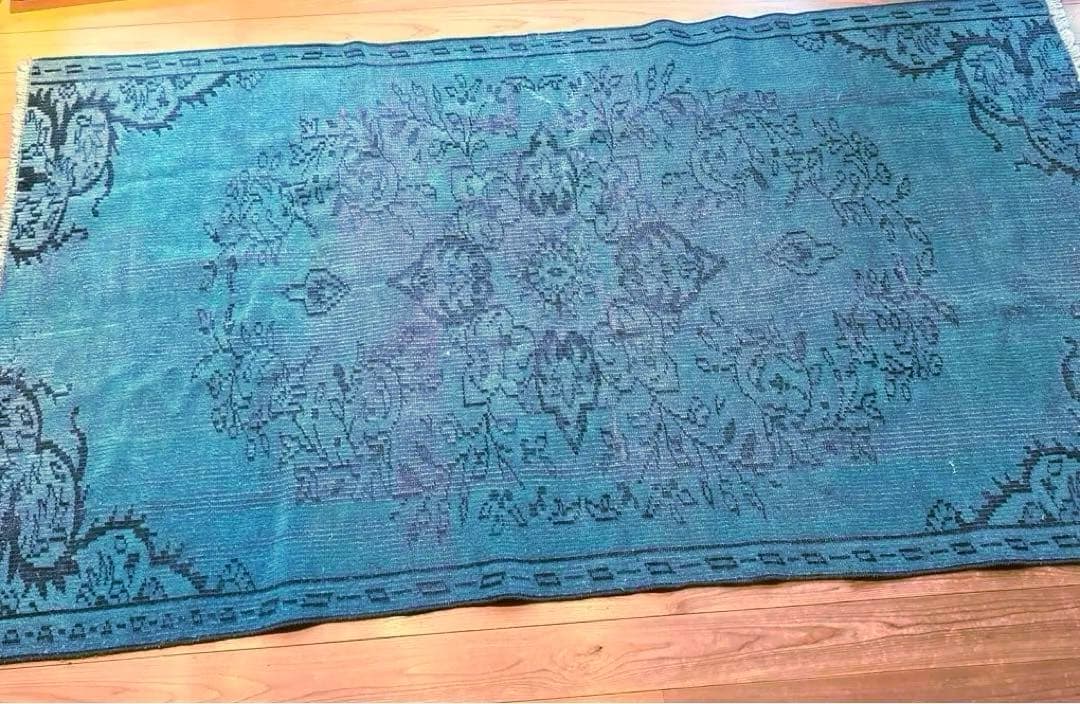 トルコヴィンテージラグ　121 x 221 cm