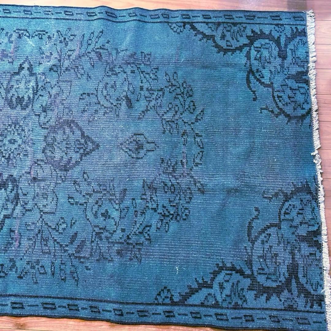 トルコヴィンテージラグ　121 x 221 cm