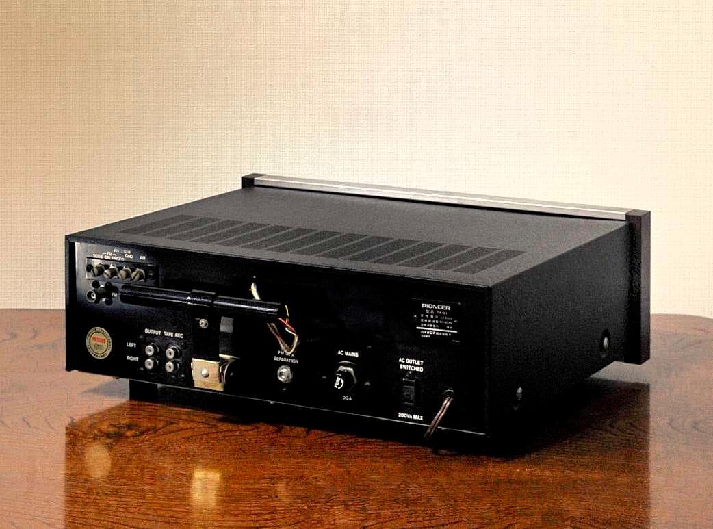 ★PIONEER ビンテージ チューナー TX-90 の持つことの魅力　３♪