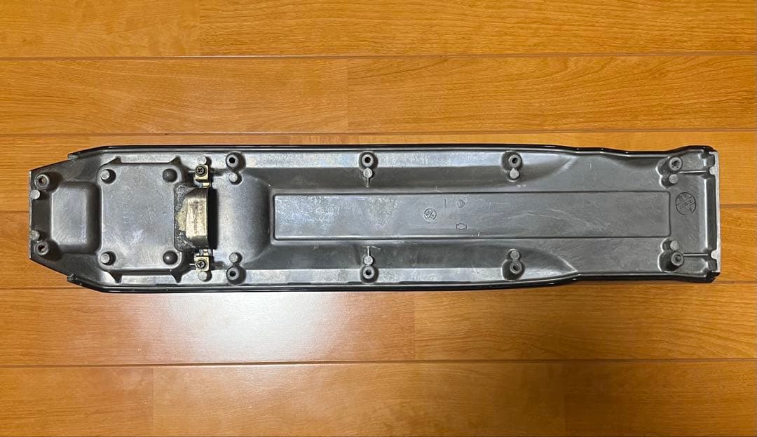 RB26DETT用　純正プラグカバー