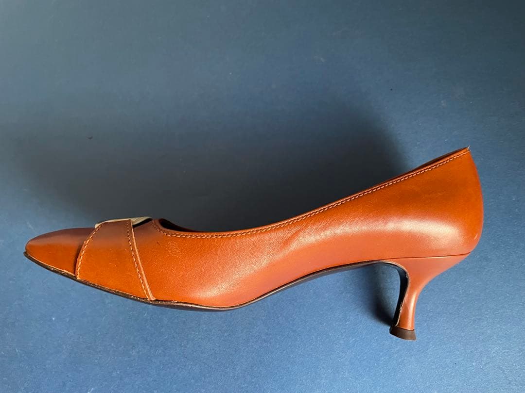 サルバトーレフェラガモ パンプス