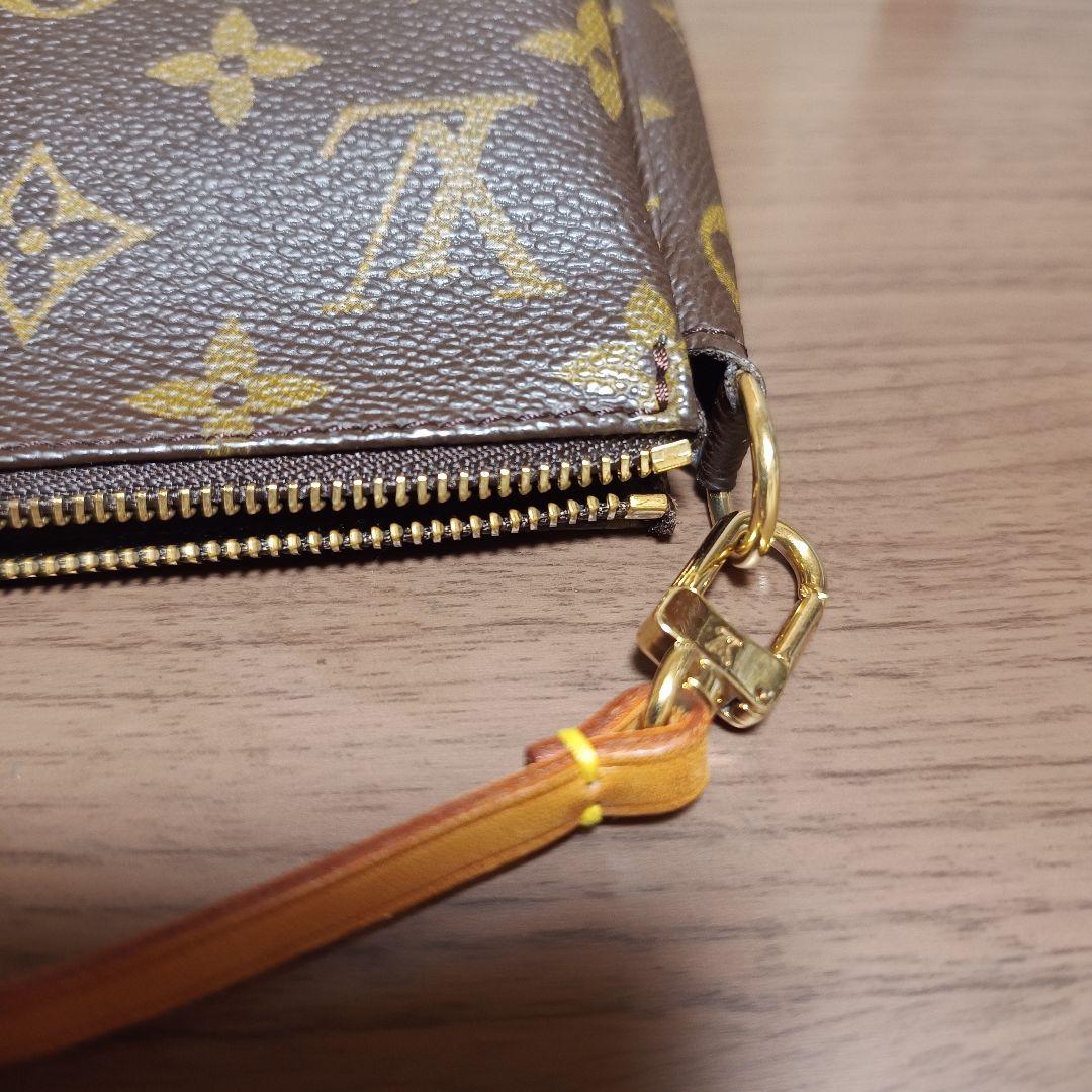 LOUIS VUITTON ルイヴィトン　モノグラムポーチ