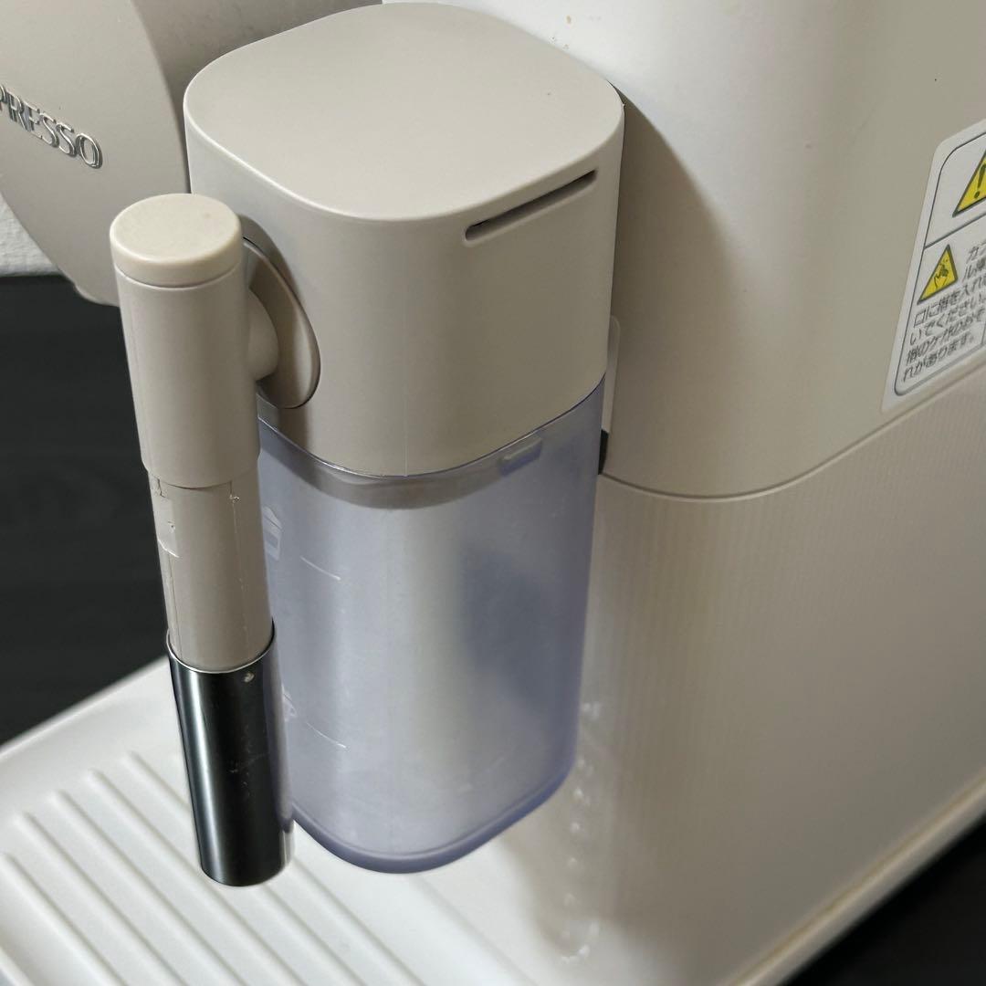 sakota 様ネスプレッソ コーヒーメーカー ラティシマ・ワン F111