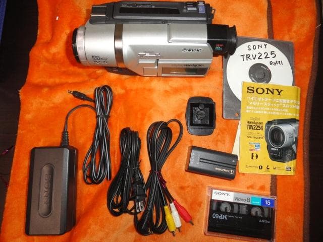 ◆録・再・ダビングＯＫ◆SONY ＴＲＶ２２５　Digital８