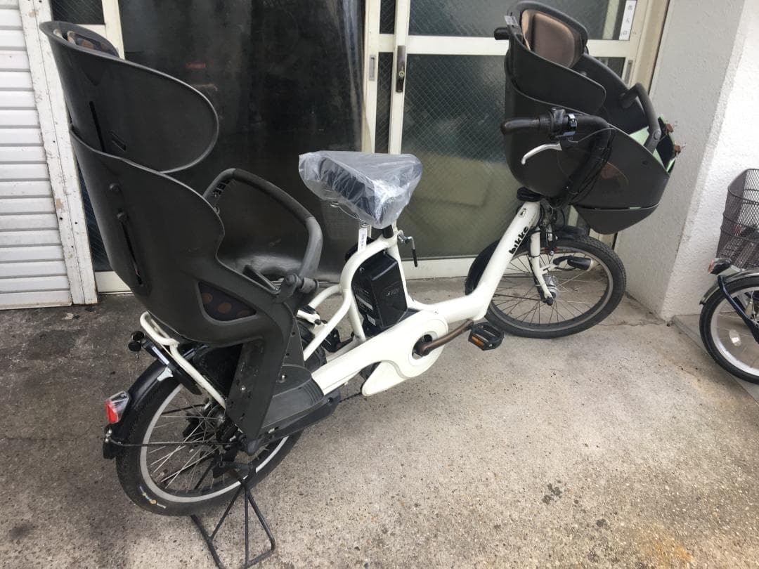 地域限定送料無料　ビッケポーラー　三人乗り　13,2AH　白　神戸市　電動自転車