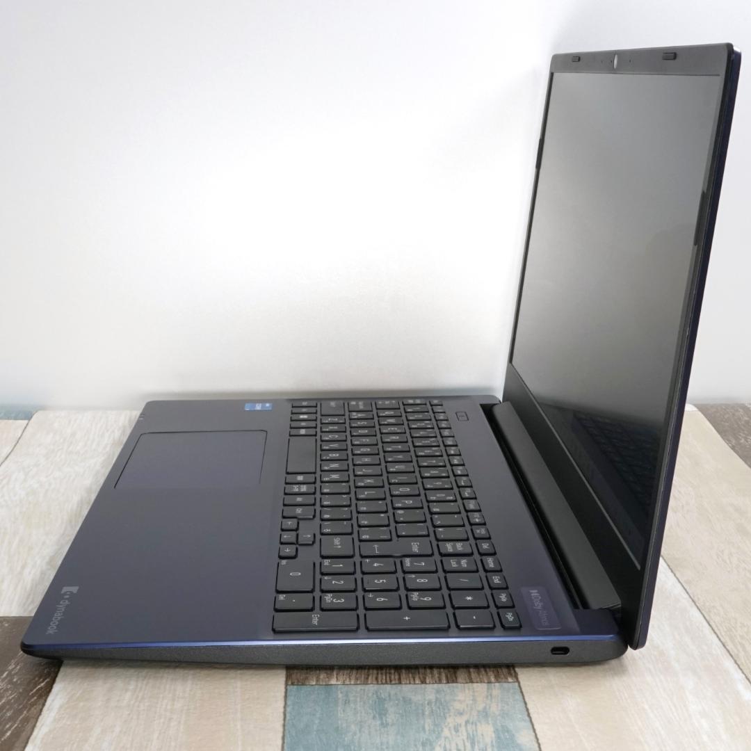 未使用に近いレベルの極美品✨１０コアの第１２世代ｉ５に超高速ＳＳＤ＆１６Ｇメモリ