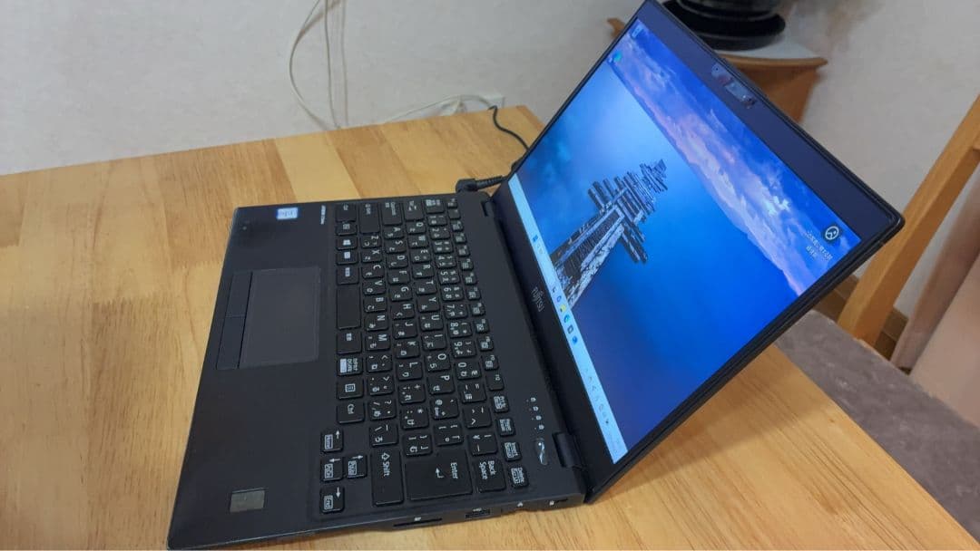 軽量薄型☆富士通 U939 Core i5-8365U 8GB SSD256
