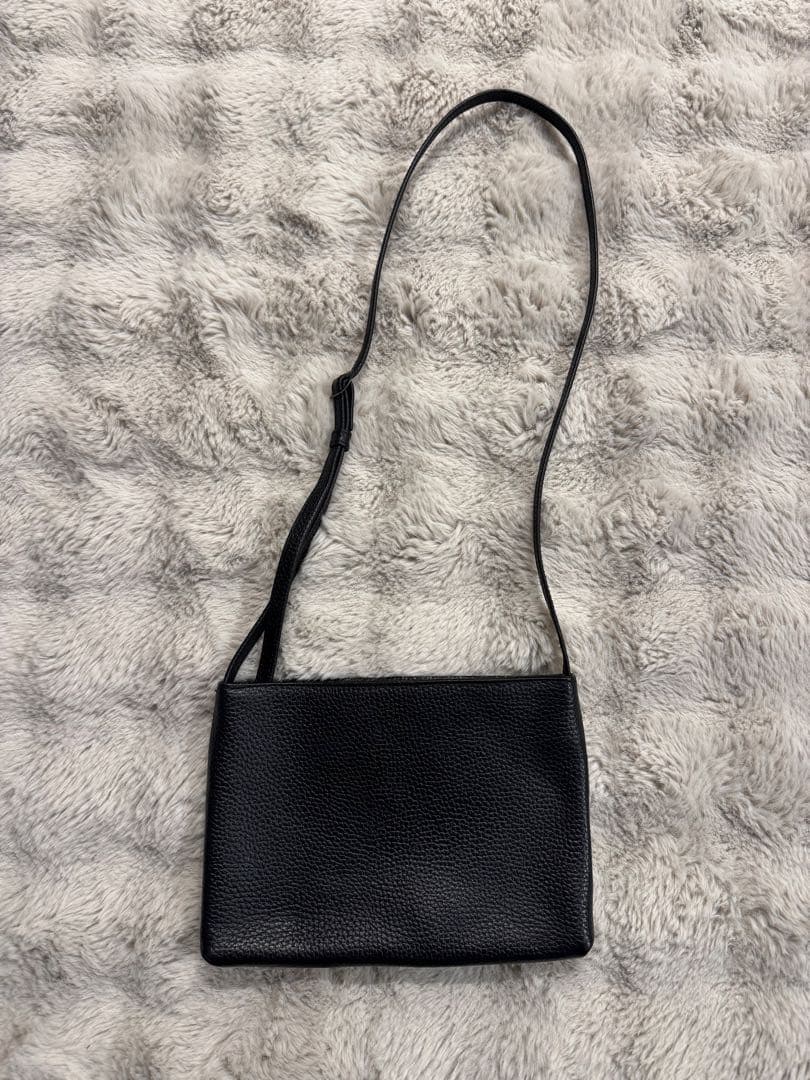 ハッシュタグ　Hush Tug レザー サコッシュ