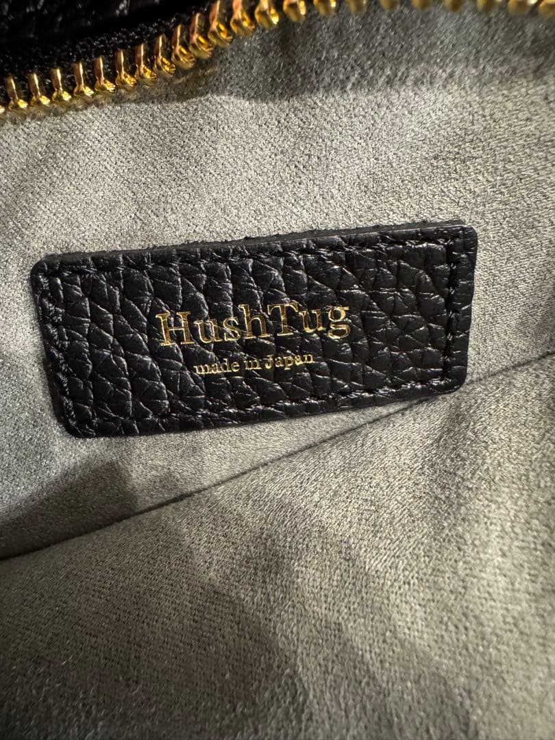 ハッシュタグ　Hush Tug レザー サコッシュ