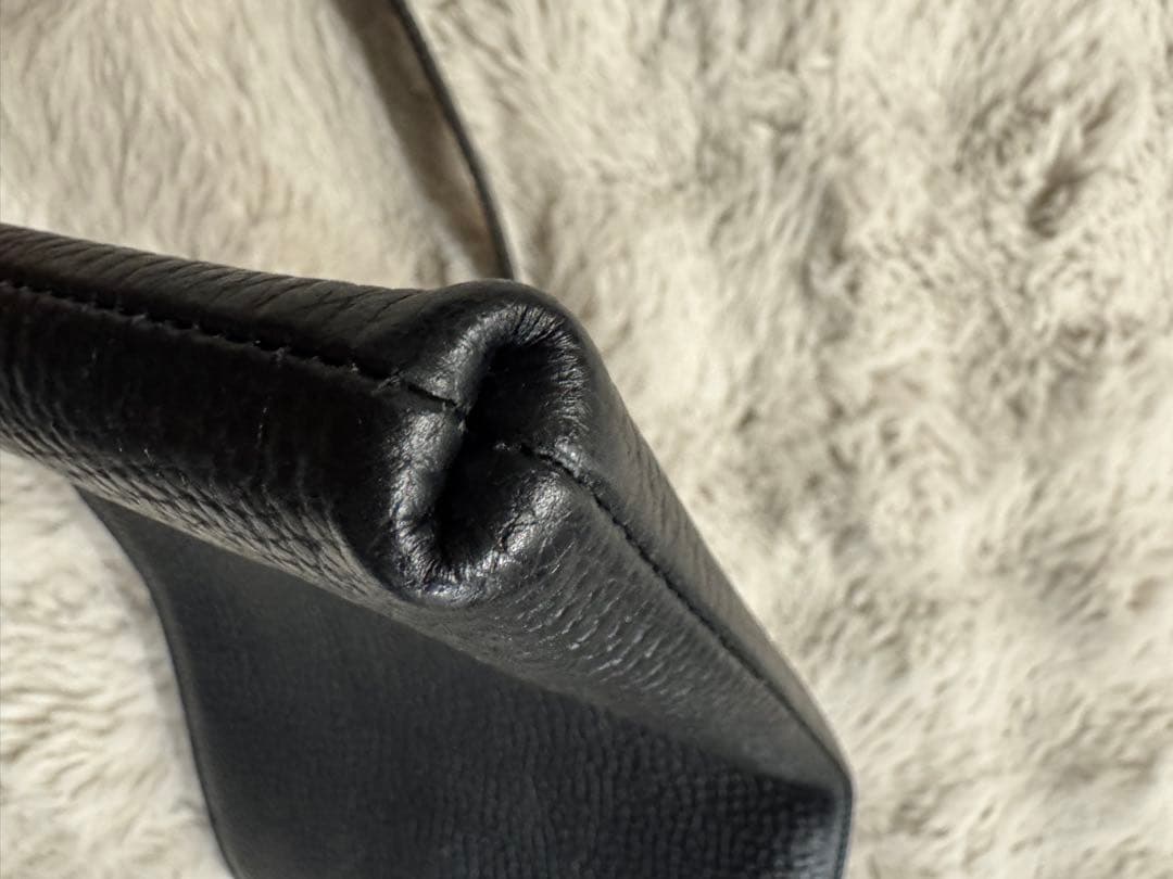 ハッシュタグ　Hush Tug レザー サコッシュ