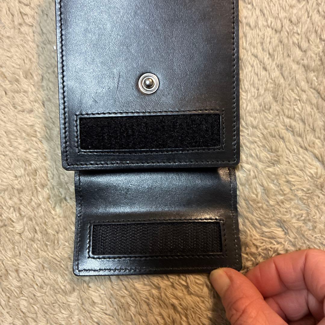 GUCCI ブラック　レザー　ベルトクリック付きスマホケース