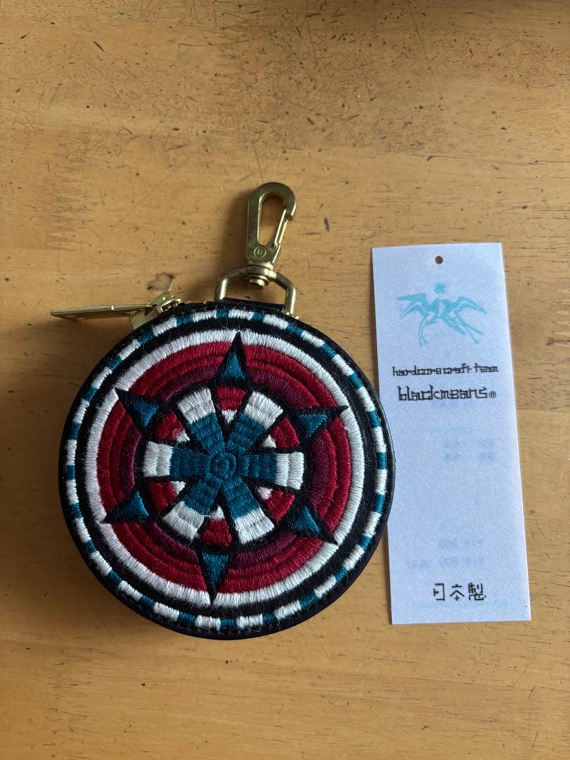 小物 blackmeans Embroidery Circle Pouch Black