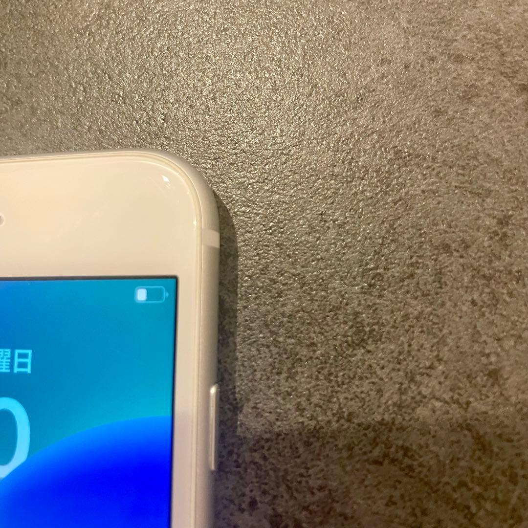 iPhone 8 本体 64GB シルバー SIMフリー 動作確認済