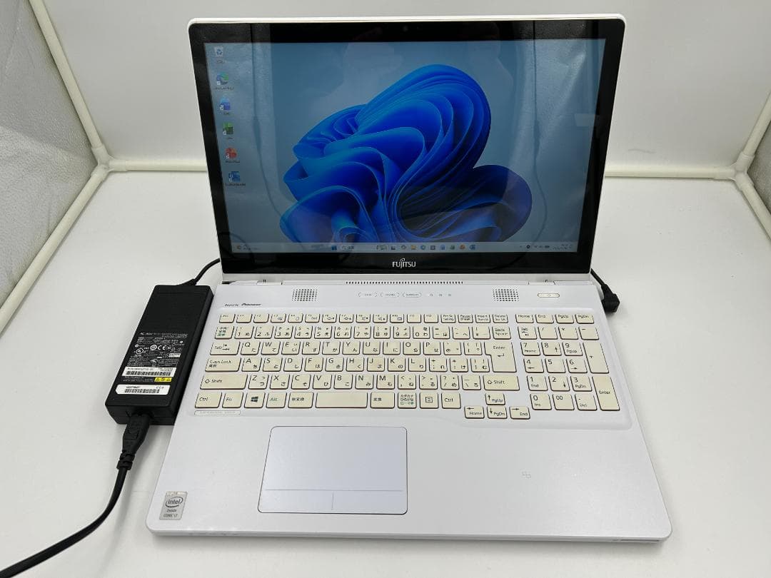 ノートパソコン windows11 オフィス付き core i7 AH77/RW