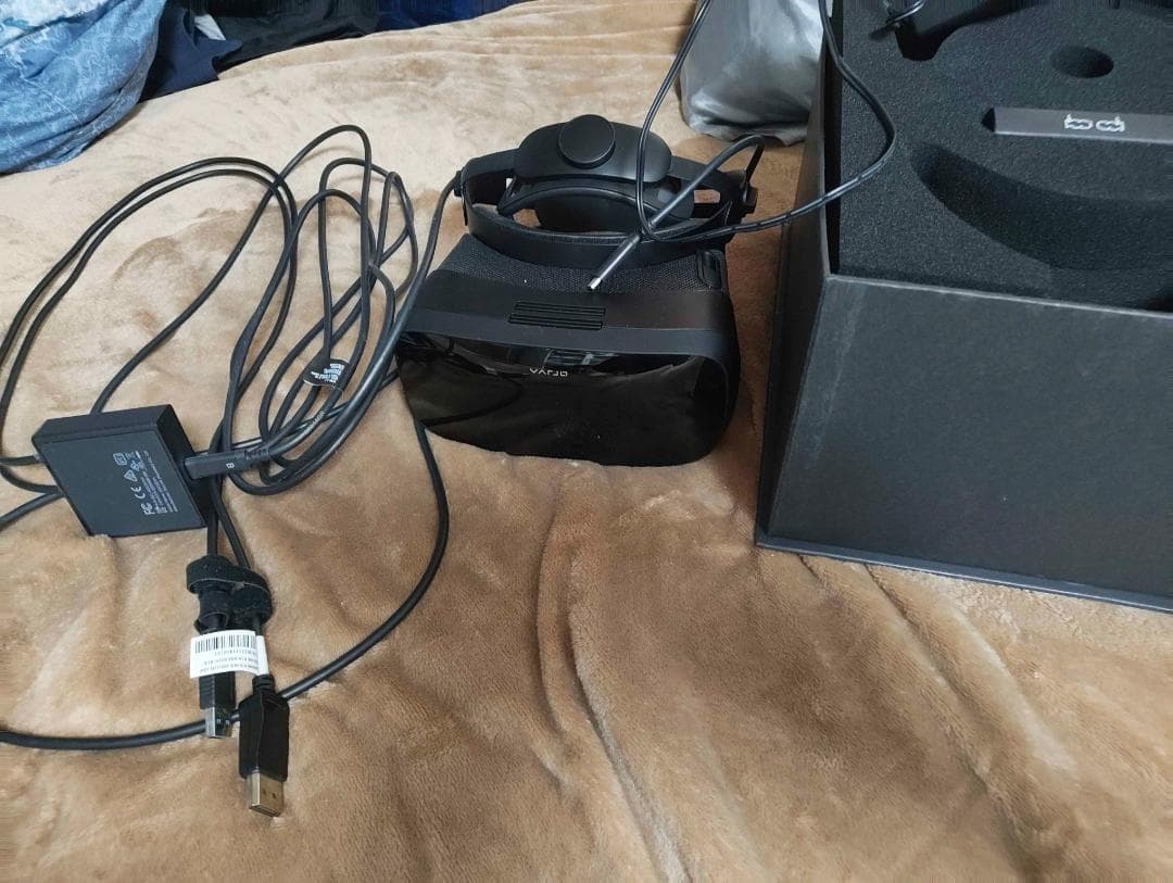 せら　 VR HMD Varjo Aeroヘッドセット アイトラ対応