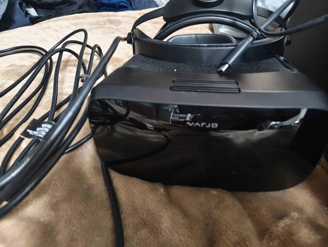 せら　 VR HMD Varjo Aeroヘッドセット アイトラ対応