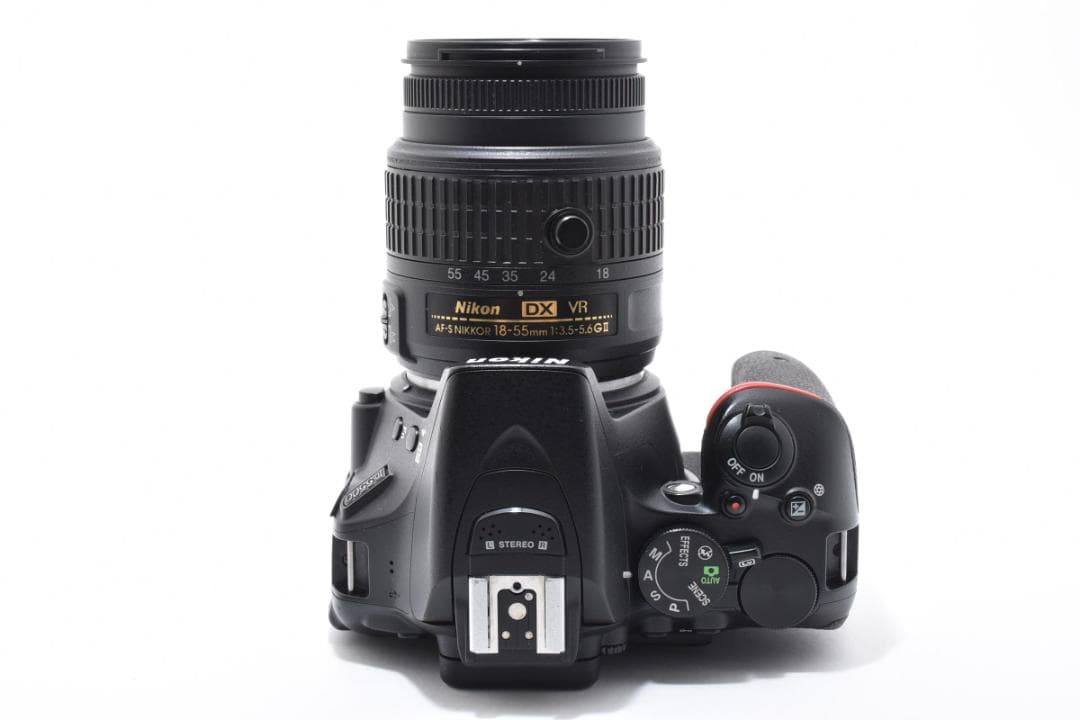 Nikon D5500 デジタル一眼レフ + 18-55mmレンズ