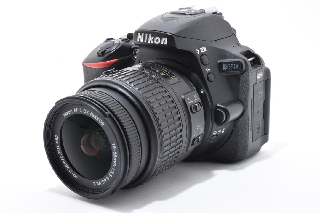 Nikon D5500 デジタル一眼レフ + 18-55mmレンズ
