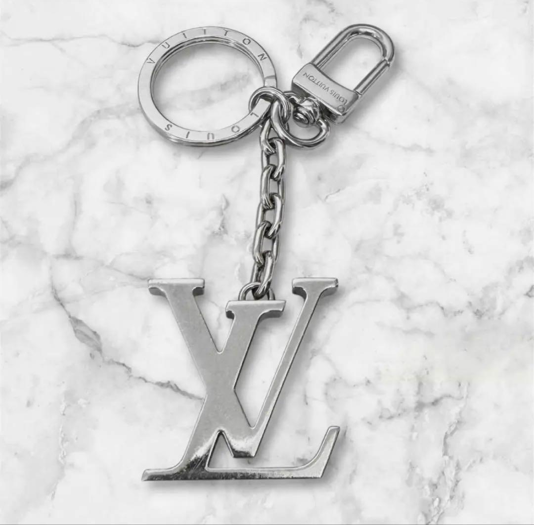 本日まで【超美品】Louis Vuitton LVキーチェーン