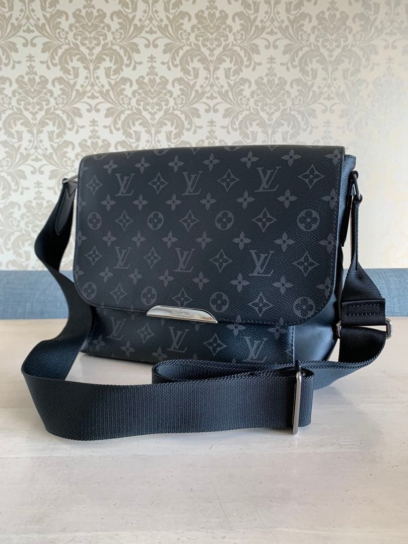 ルイヴィトン メッセンジャーPM モノグラム ブラック エクリプス M40565