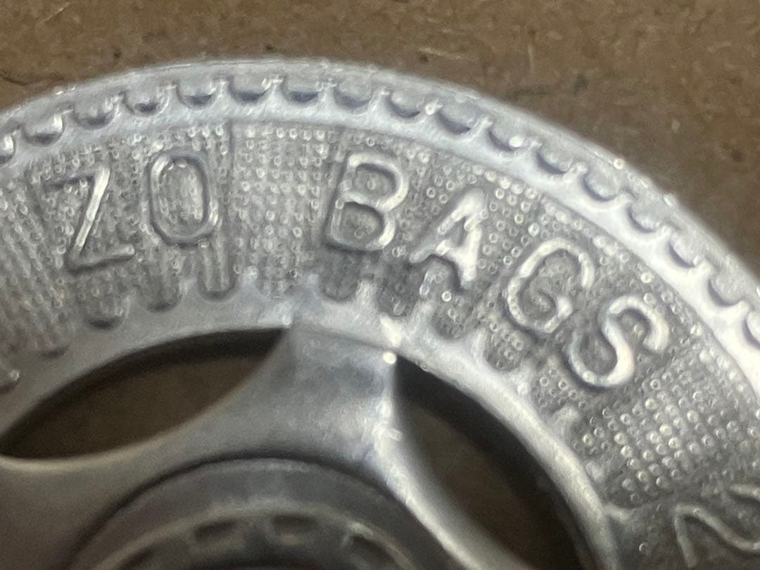 最終値下げ! ZOBAGS GOOD LUCK CHARM メッセンジャー