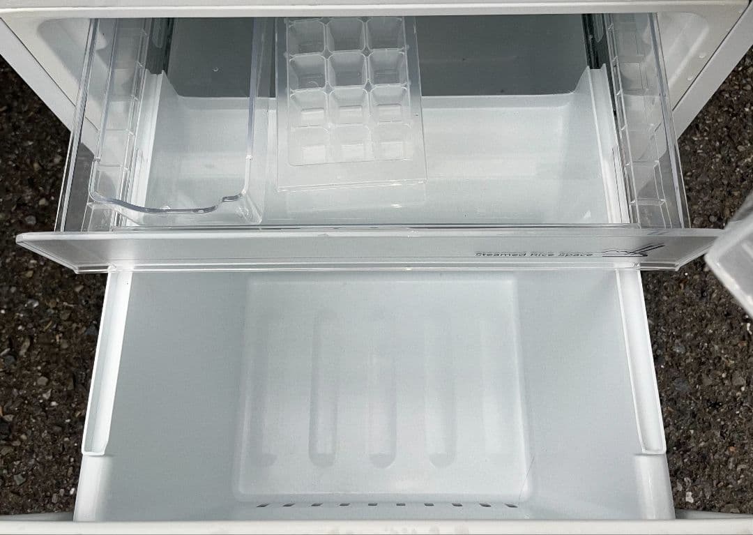 ヤマダ電機冷凍冷蔵庫156L LED照明 自動霜取り機能付き　2020年製