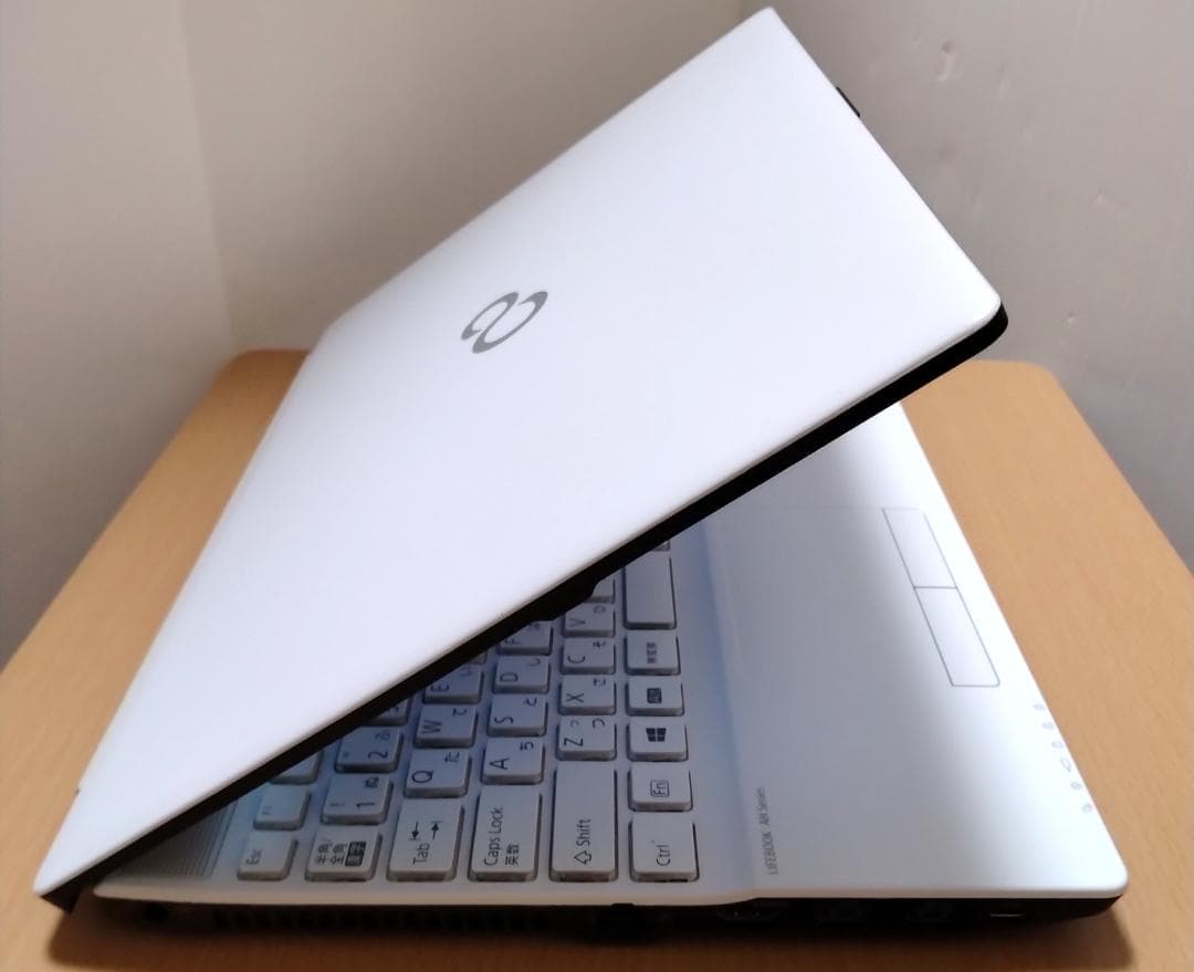 富士通 Ryzen7 5700U SSD1TB メモリ16GB DVD