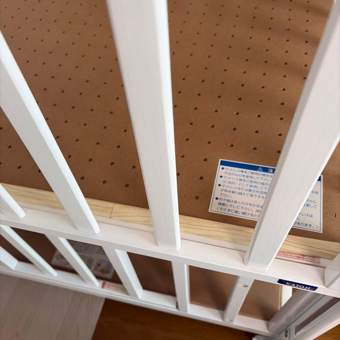 ピ*ツ様 ホワイト ベビーベッド　カトージ　ミニ