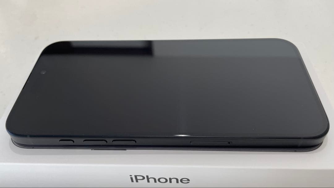 極美品iPhone16Plus 128GBブラック