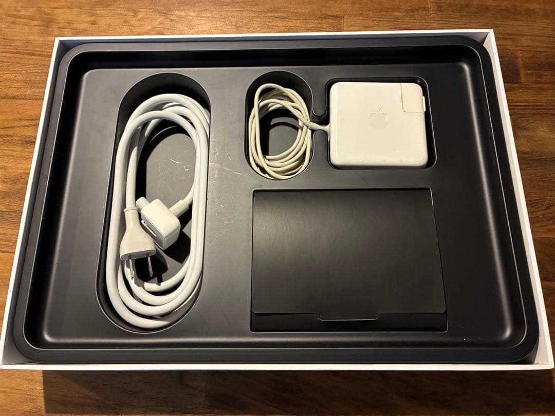 Apple MacBook シルバー 本体 2015年モデル　リコール対象外