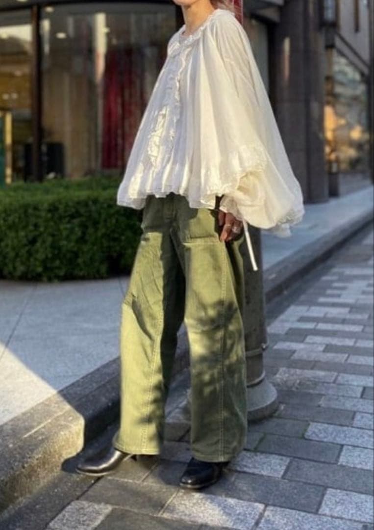 TORI-TO フリルブラック(センターフリル、襟フリル無し)