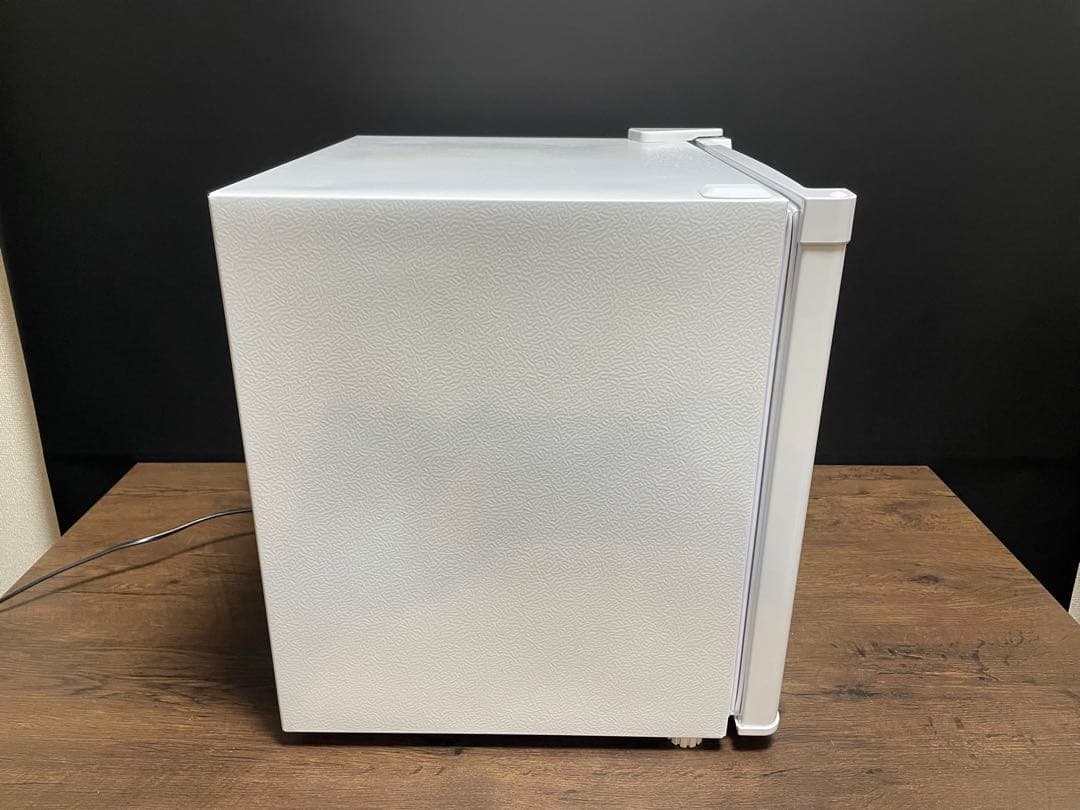 美品　アイリスオーヤマ　小型冷蔵庫　ホワイト　46L PRC-B051D