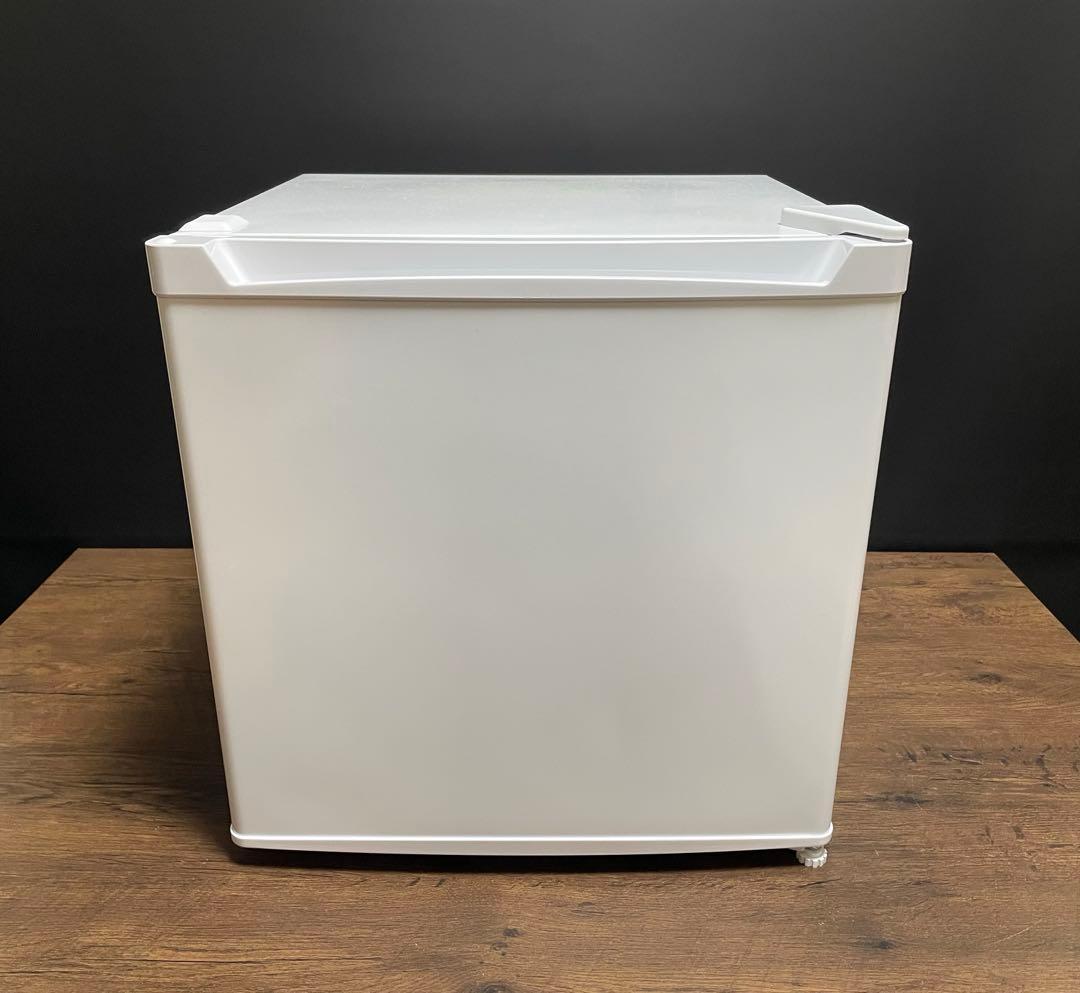 美品　アイリスオーヤマ　小型冷蔵庫　ホワイト　46L PRC-B051D