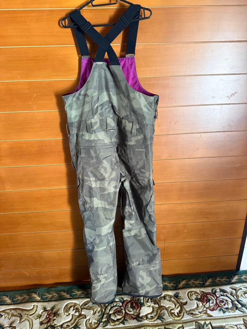 Burtonスノーボードビブパンツ　迷彩柄M(US)サイズ