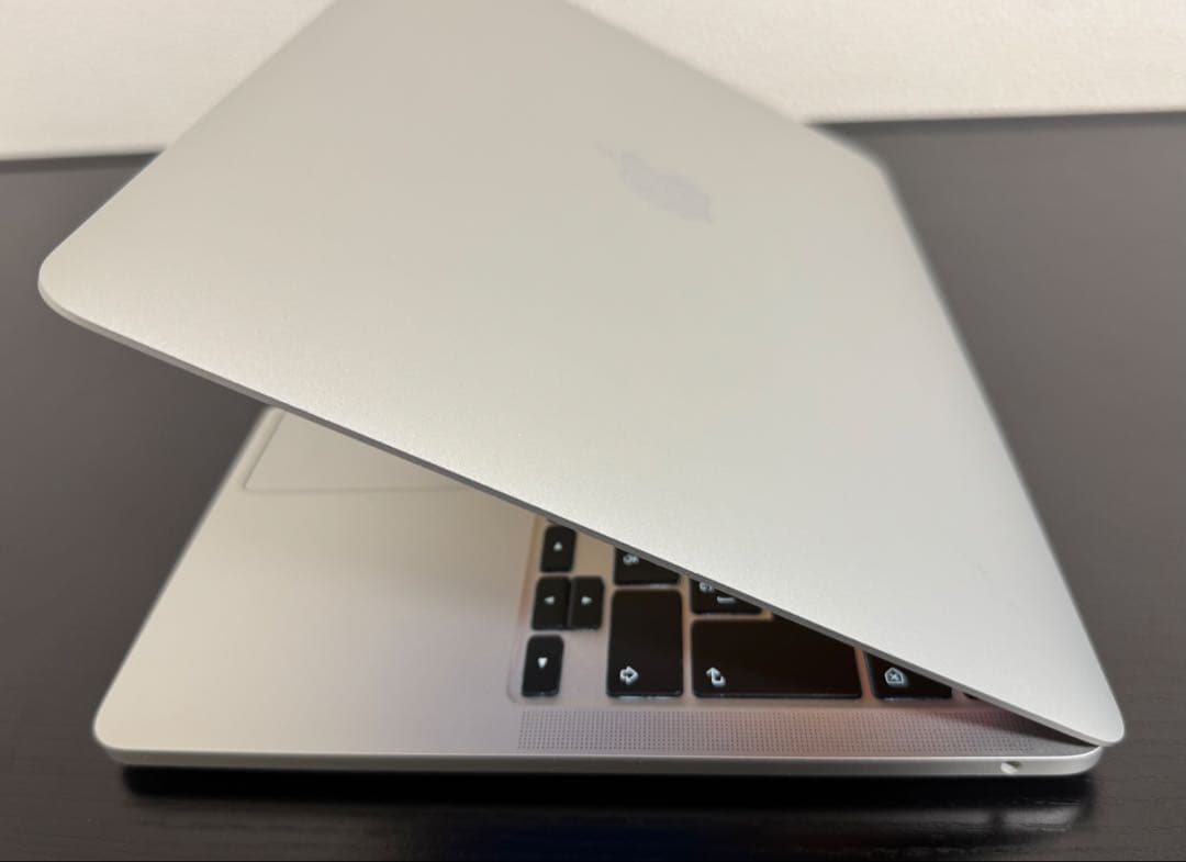 MacBook Pro M2 24GB 512GB 充放電210 残量87%
