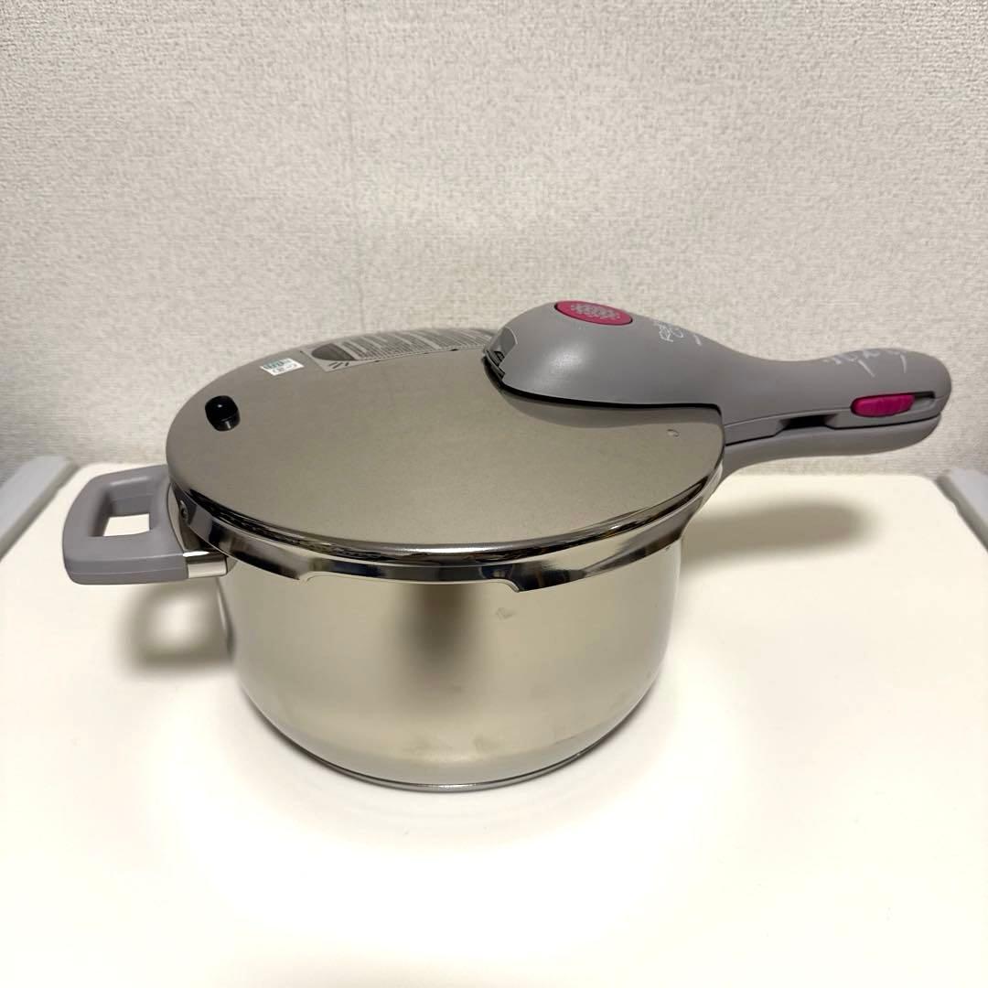 Tupperwareタッパーウェア　レインボークッカー圧力鍋4.5L