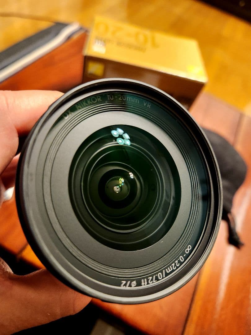 Nikon広角レンズ　10-20mm f/4.5-5.6G VR