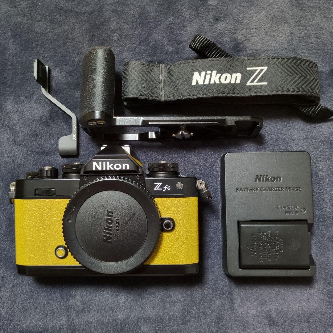 Nikon Z fc イエロー ミラーレス一眼 本体　付録付き写真のものが全て
