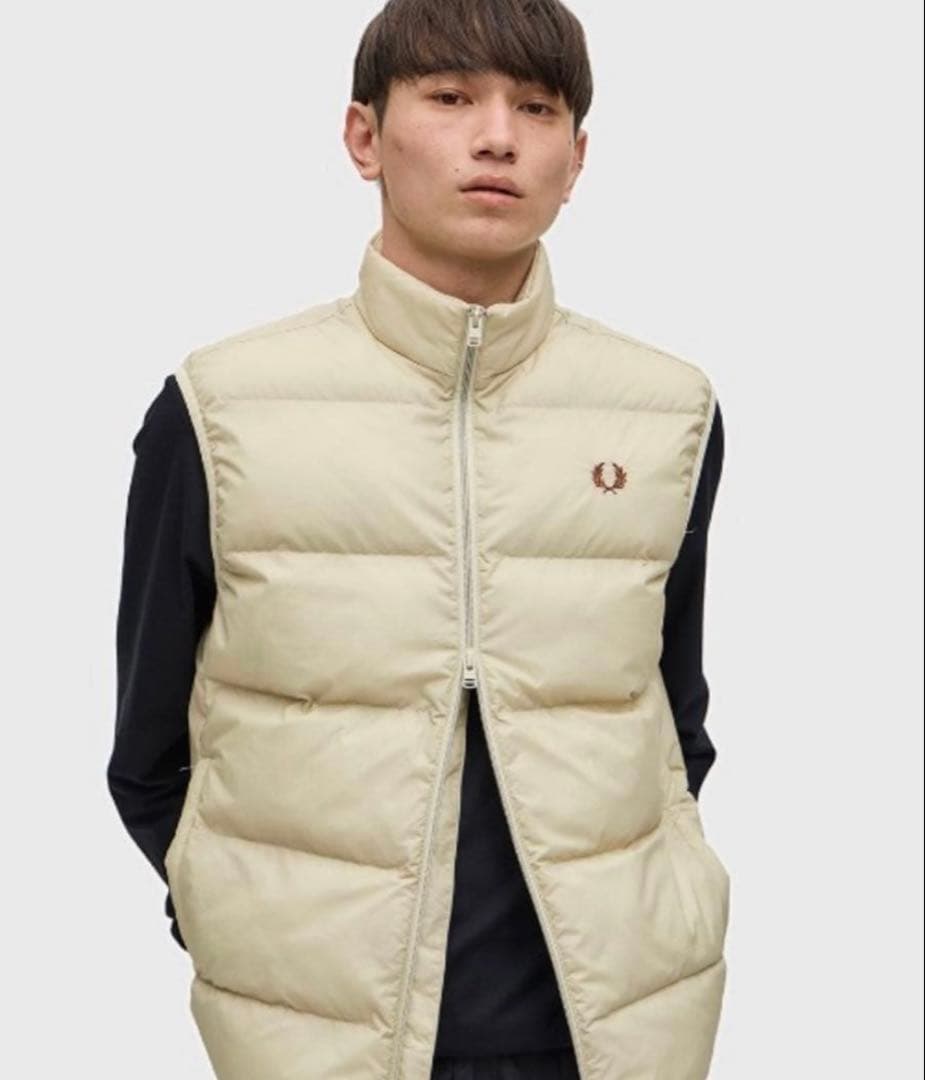 FRED PERRY ダウンベスト
