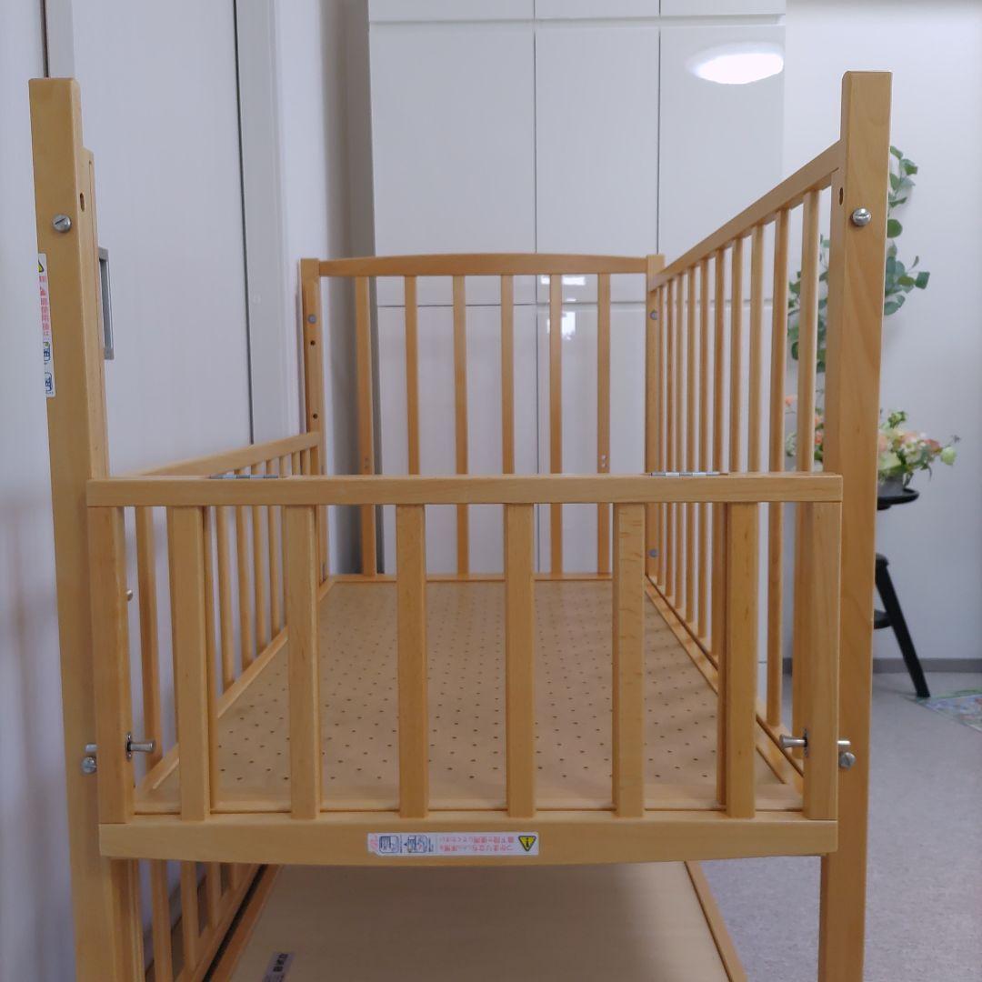 【イーナ】ヤマサキ　ベビーベッド　ツーオープン　ハイタイプ