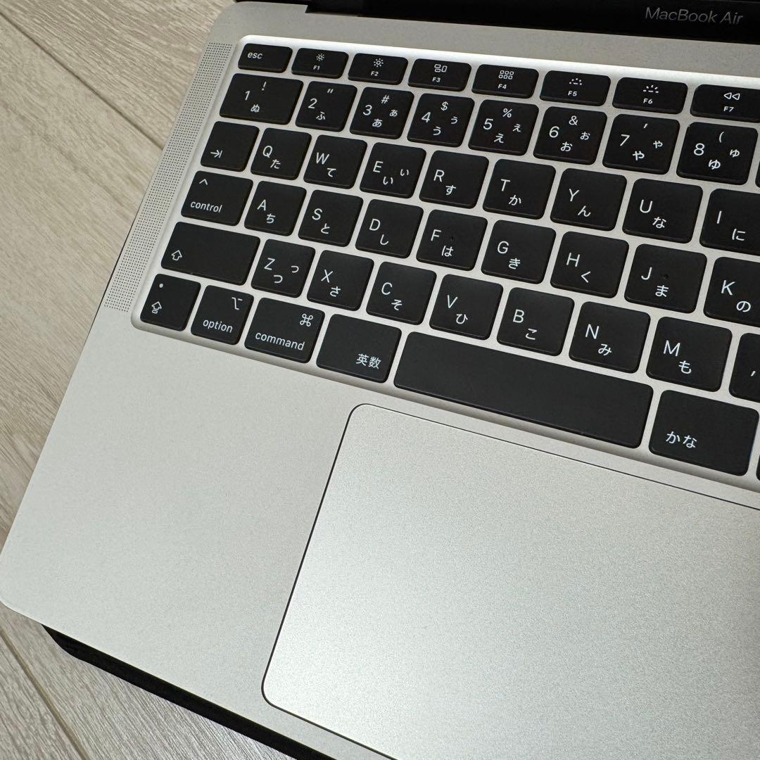 MacBook本体 Apple MacBook Air 2020 intel i5 512GB