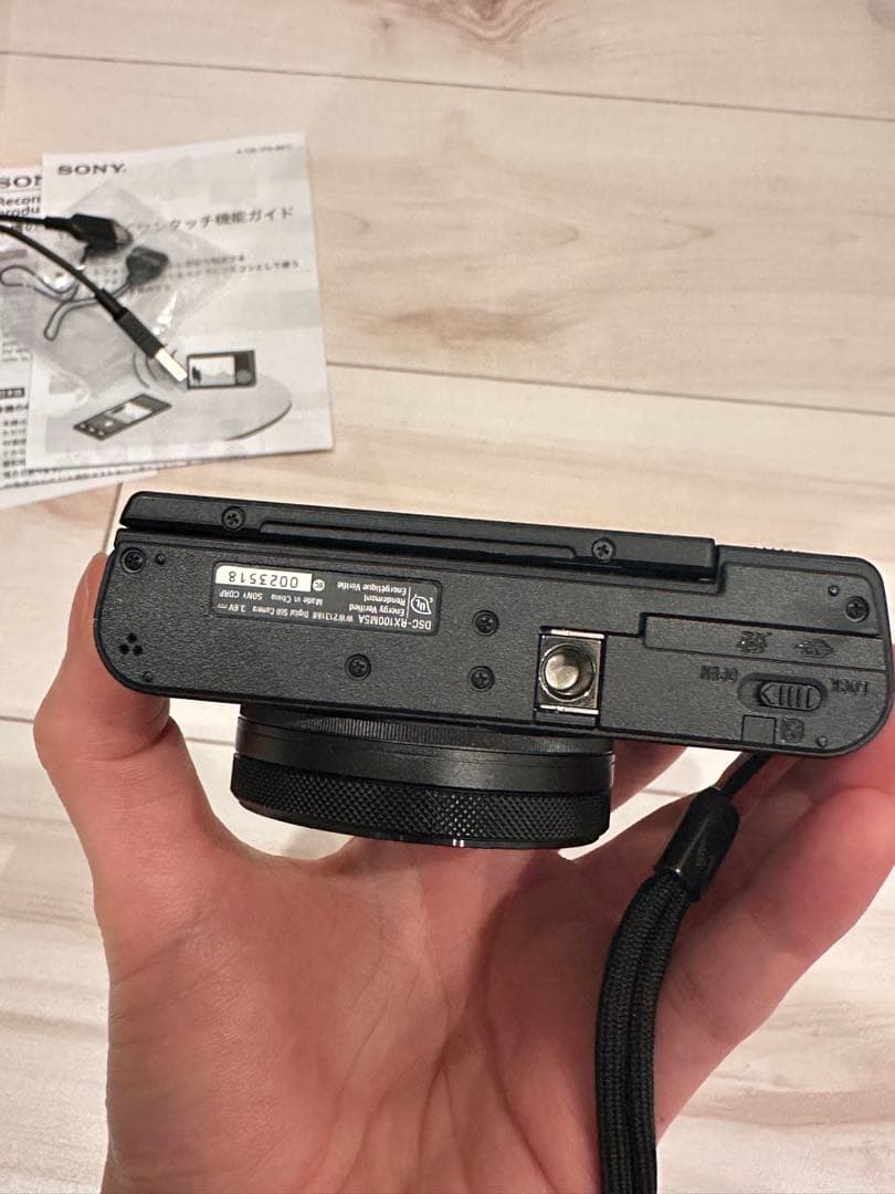 【美品】サイバーショット SONY DSC-RX100M5A