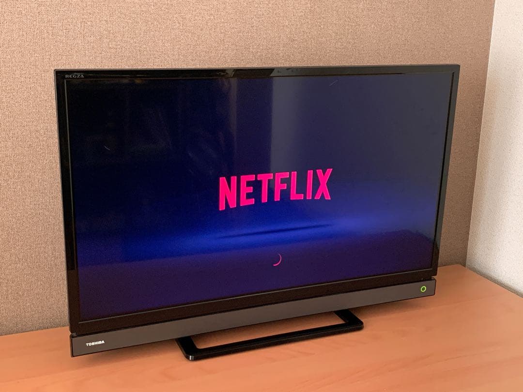 WiFiスマ一トテレビ 東芝 32型 32インチ Youtube等ネット動画可