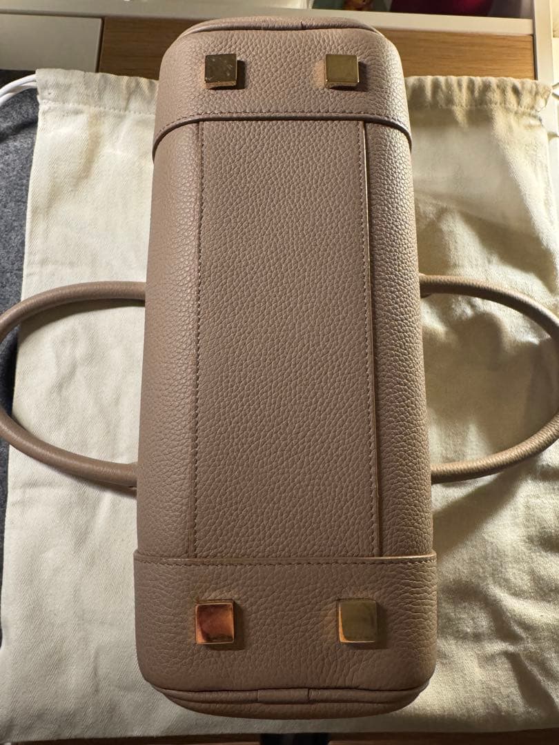 LOEWE ベージュ アマソナ23