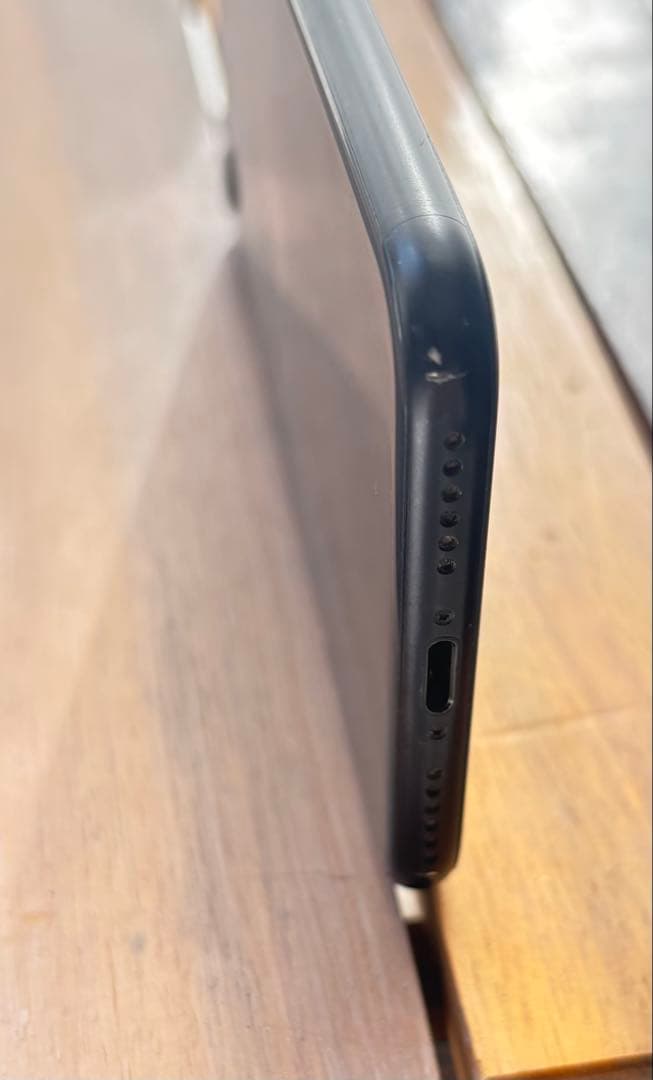 【こはく様】Apple iPhone SE 第2世代 64GBブラック 本体