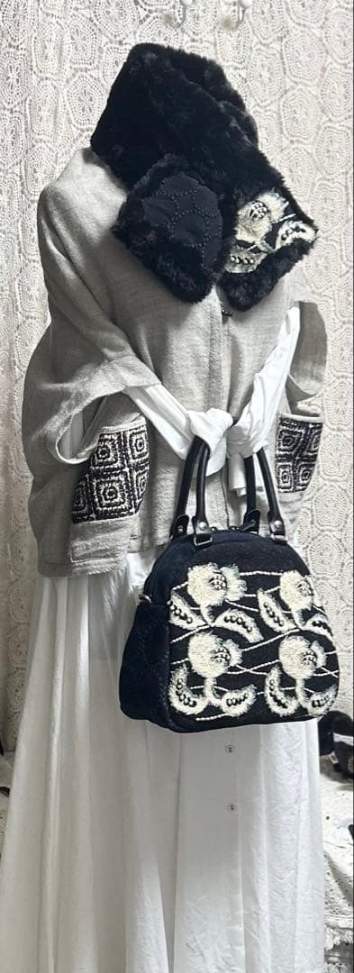 51210Aミナペルホネンハンドメイド　ブガッティラウンドバッグ